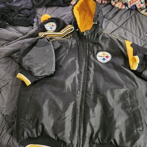 NFL Mens Steelers Puffer Jacket with Beanie